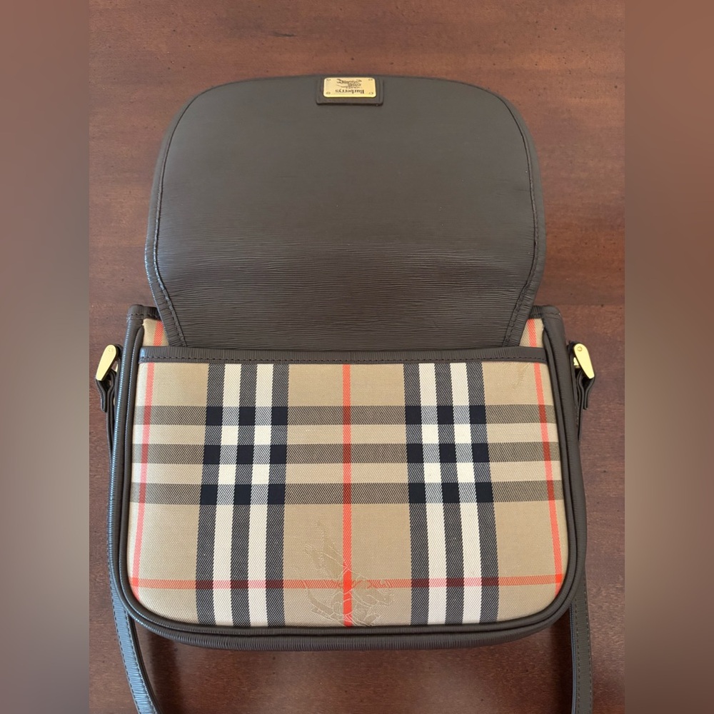 Burberry Nova Check Canvas and Brown Leather Shoulder Bag - Picture 4 of 11